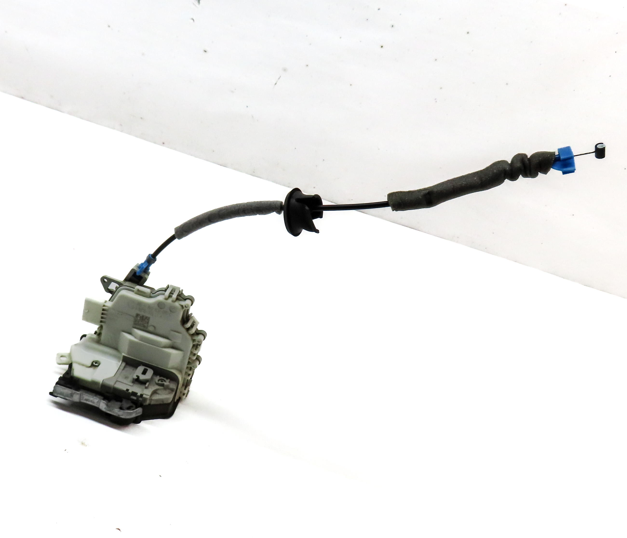 10-23 VW PORSCHE AUDI A3 A4 A8 S3 S4 Q5 MACAN PANAMERA REAR LEFT DOOR LATCH — exact item pictured